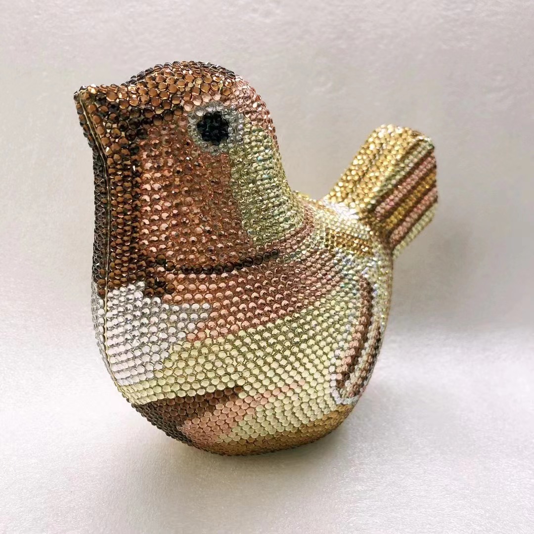 Pochette da sera con diamanti  - Luxury Bags Yellow recensione e prezzo