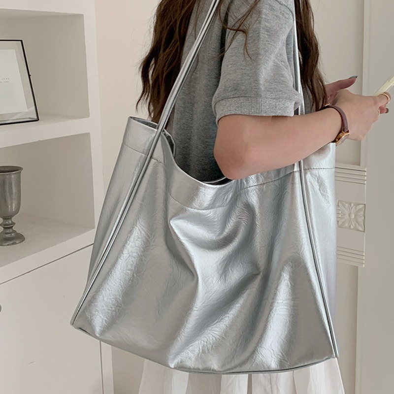 Borse a Spalla Casual di Grand - Luxury Bags Reseller recensione e prezzo
