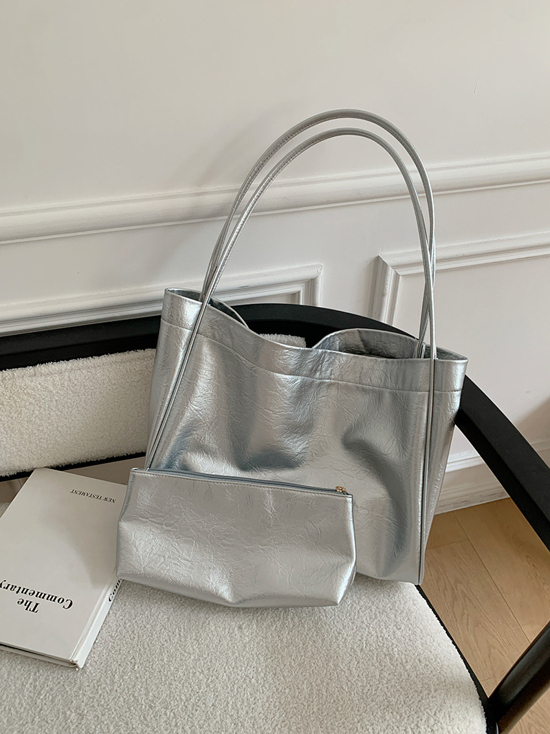 Borse a Spalla Casual di Grand - Luxury Bags Reseller recensione e prezzo