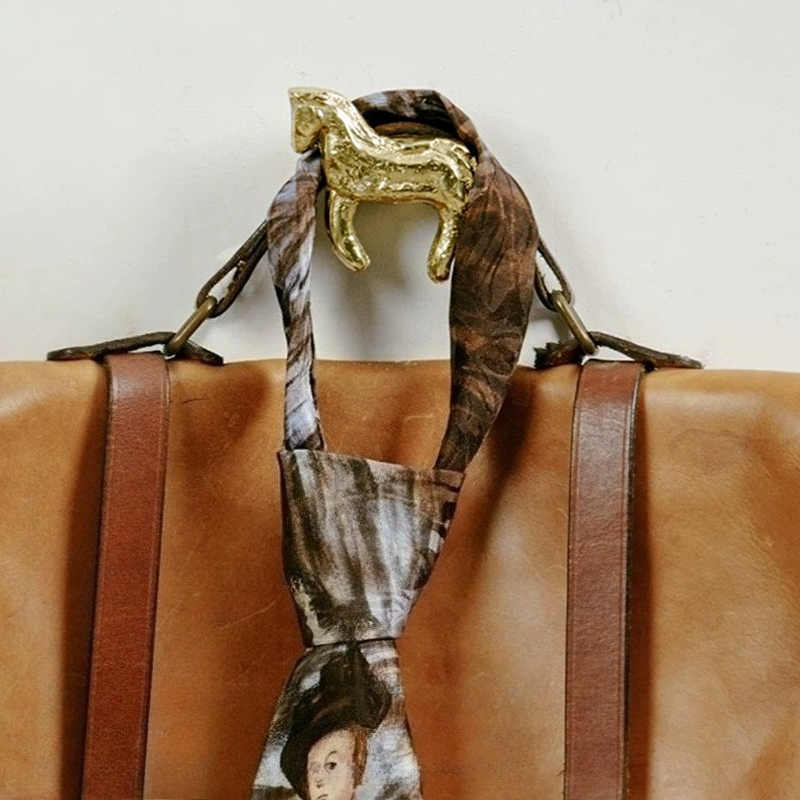 Gancio da Parete a Forma di Ca - Luxury Bags Storage recensione e prezzo