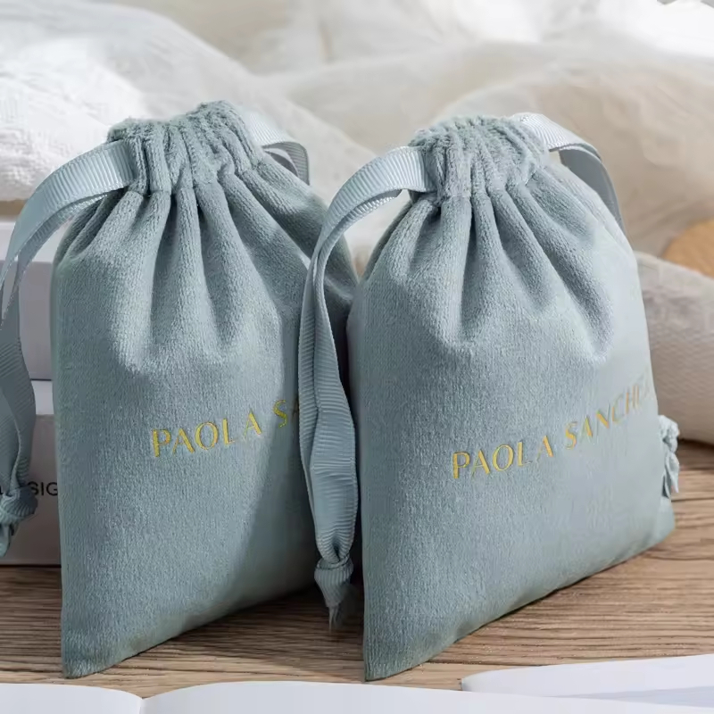 Sacchetto in Velluto di Lusso  - Luxury Bags For School recensione e prezzo