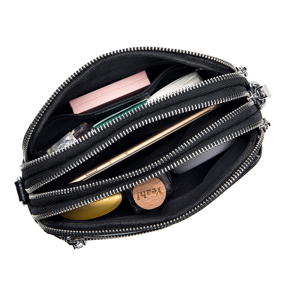 Borsa a tracolla versatile in  - Key Holder Leather Pouch recensione e prezzo